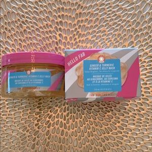 FIRST AID BEAUTY GINGER TURMERIC MASK